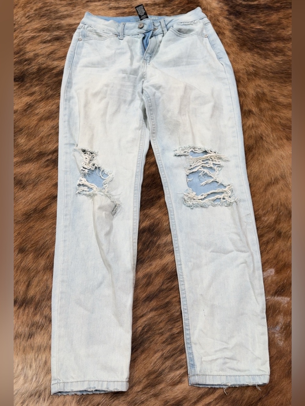 Rewash Light Wash Distressed Women’s Jeans